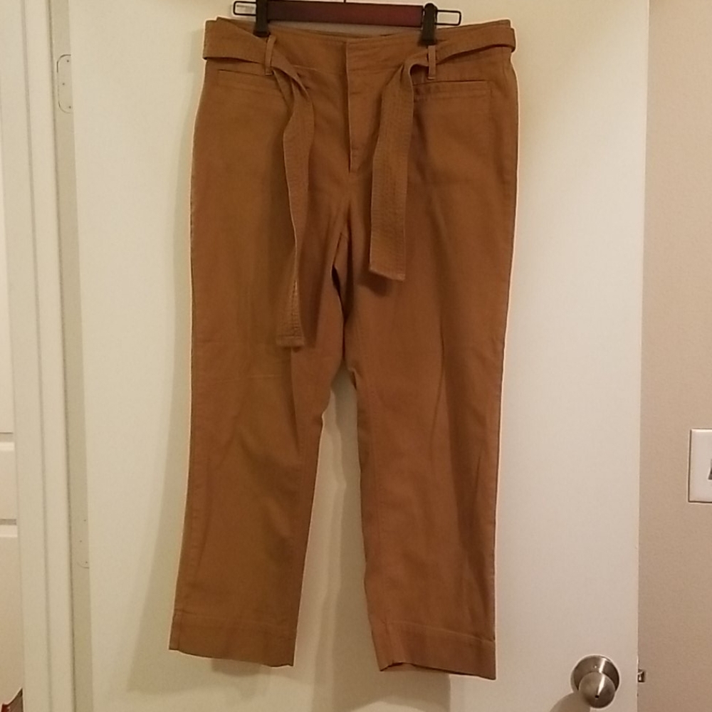 NWOT Loft khaki cropped pants